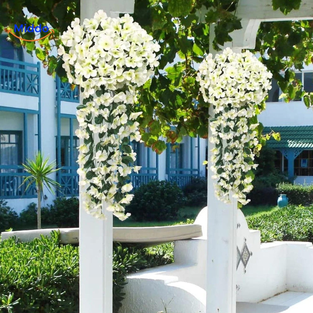 Witte charmante orchideeën op staander