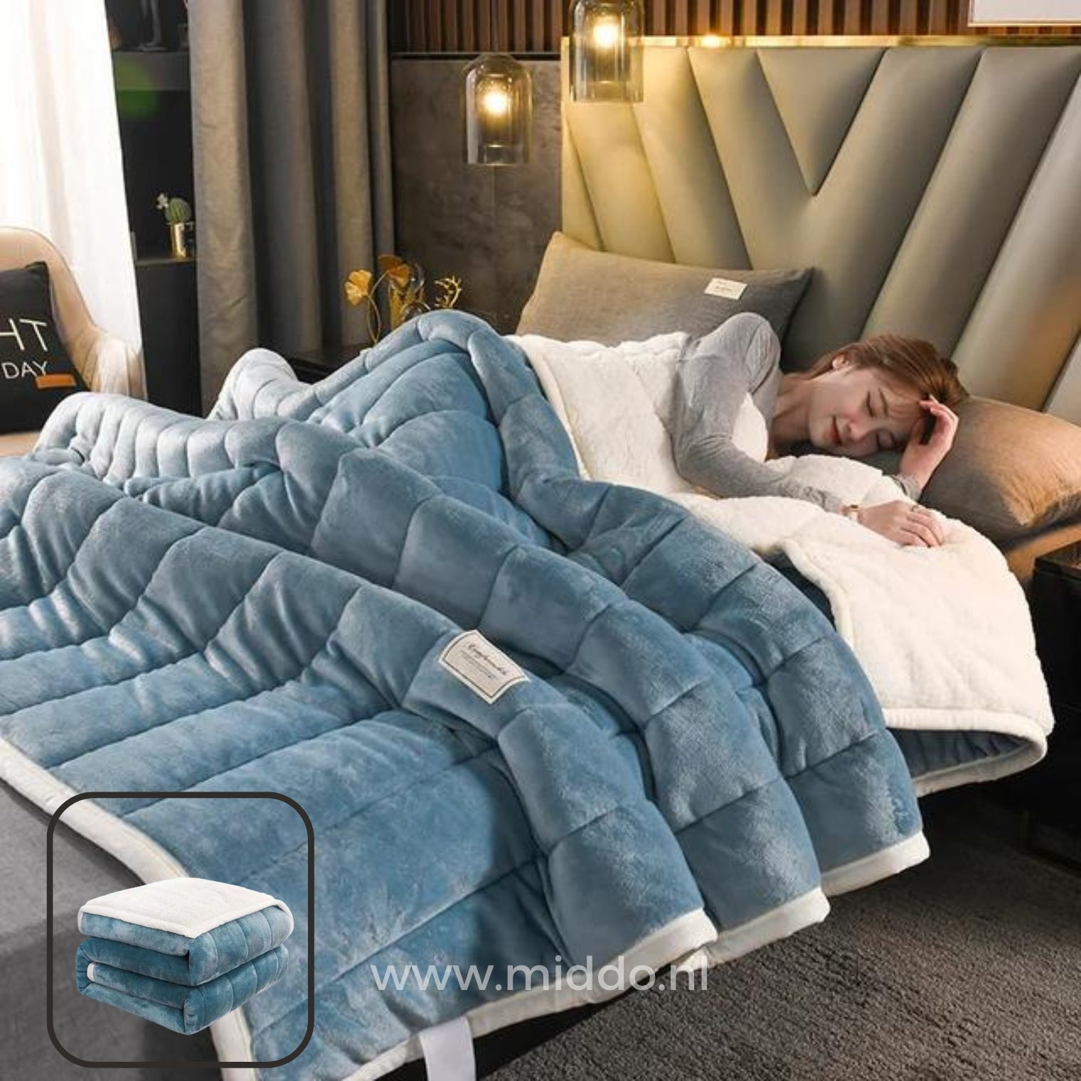 CozyFleece blauw pluche woldeken op bed met slapende persoon