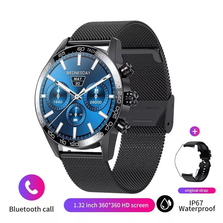Een Zwarte metalen Smart Watch Horloge met een blauwe wijzerplaat aanduiding van dag, tijd, stappenteller, weergegevens en batterij met een zwarte metalen horlogeband.