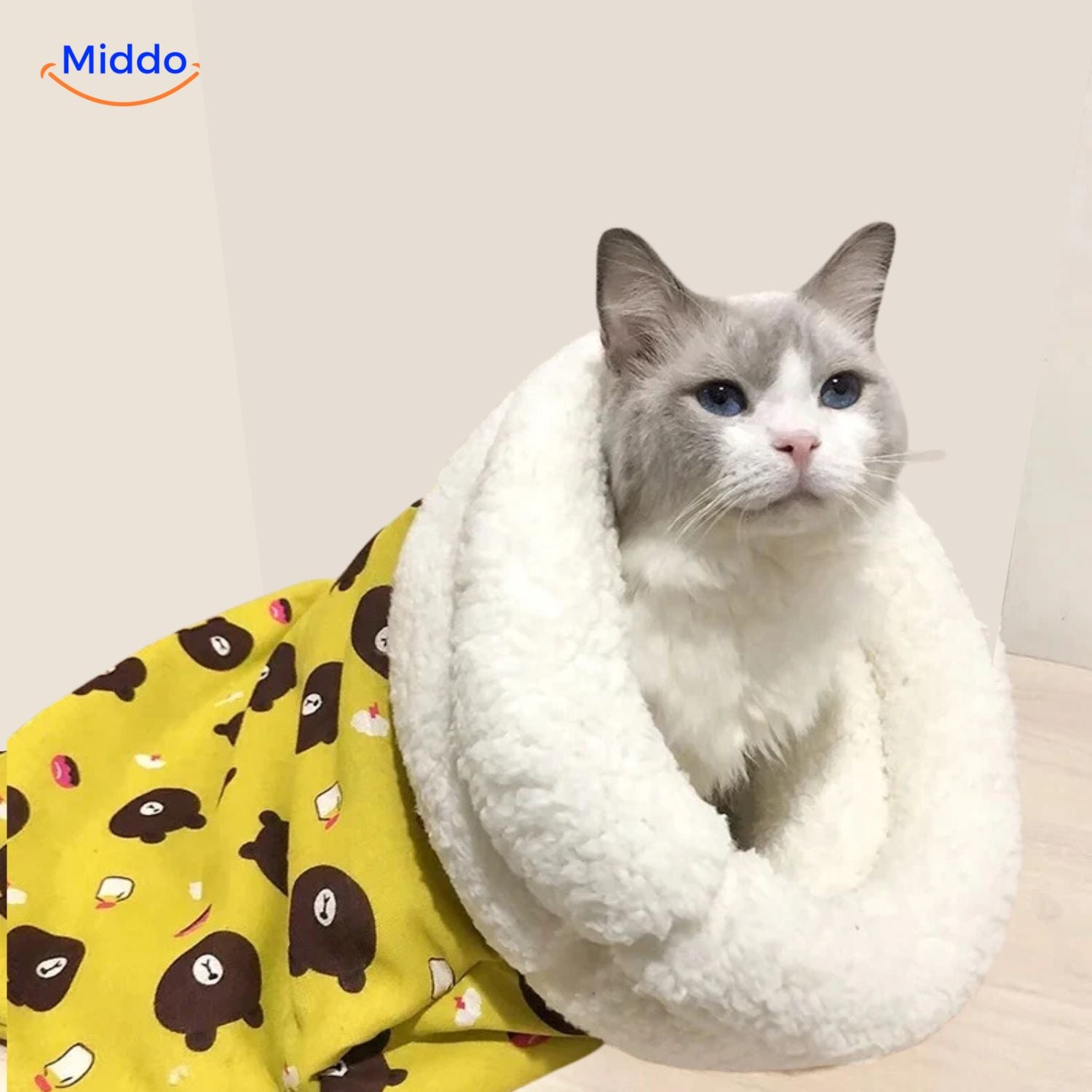 furhaven knusse kattenbed geel beer patroon met kat middo.nl