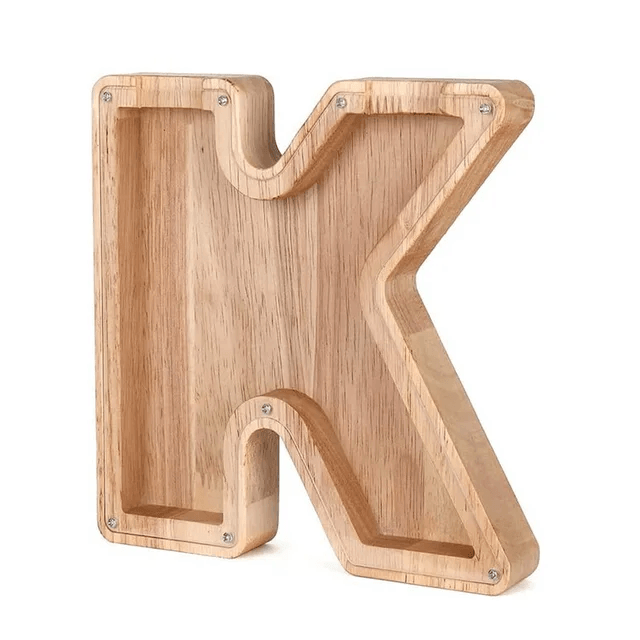 Houten spaarpot in de vorm van de letter K, unieke kinderspaarpot.
