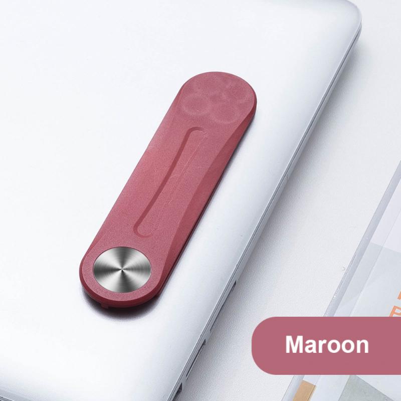 Rode magnetische clip bevestigd aan een laptop voor extra gemak