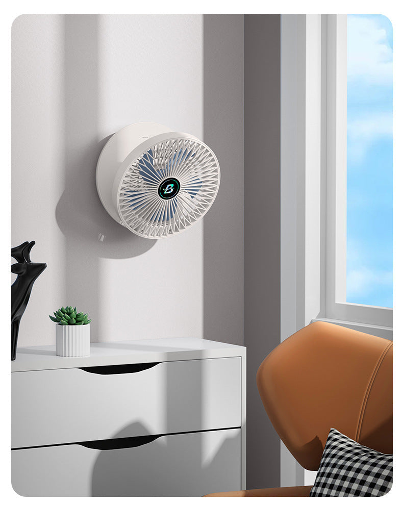 SwiftAir ventilator gemonteerd aan een muur in een moderne kamer.